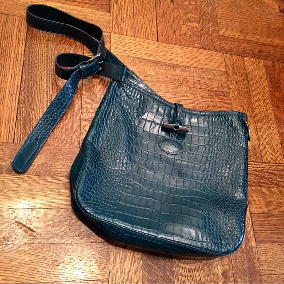 Longchamp Handbags - SALE! Like New Longchamp Roseau Crossbody Bag